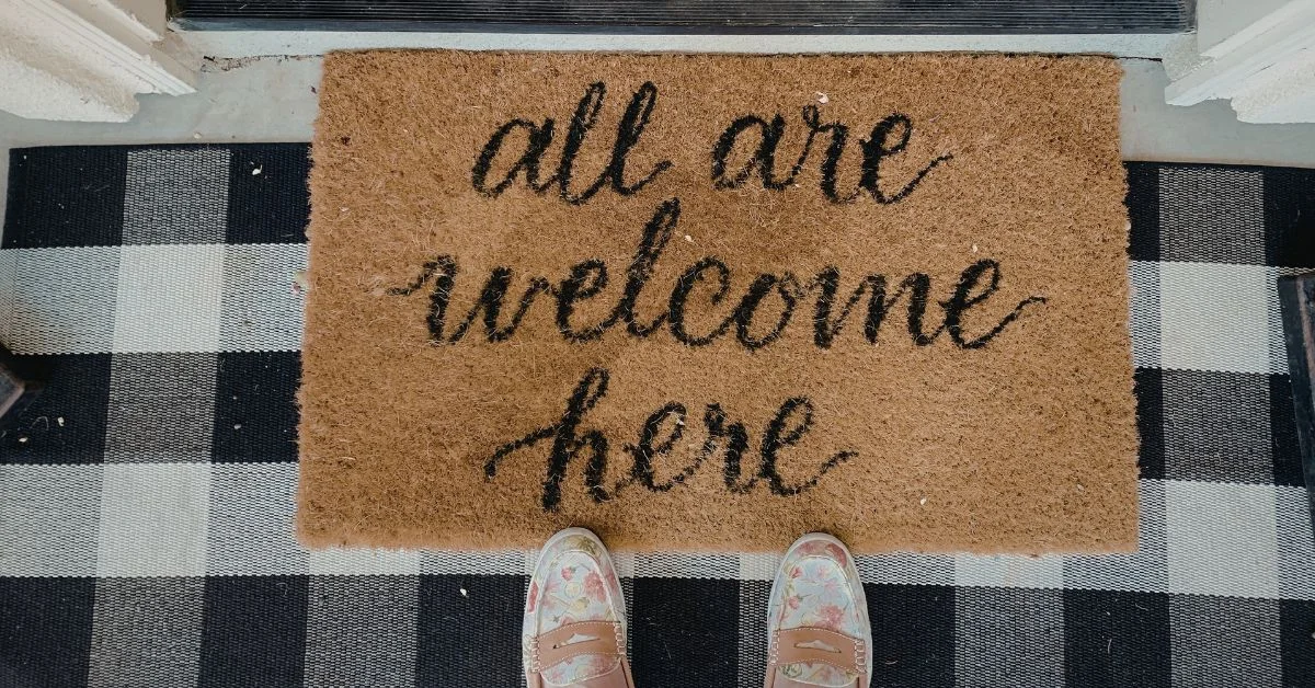 5 Things Frugal People Instantly Notice When They’re Invited to Your House