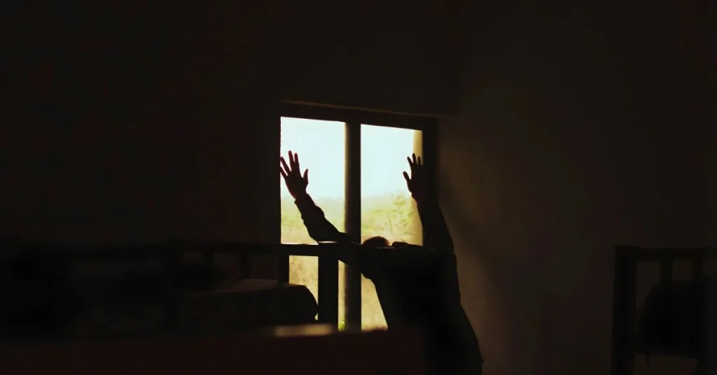 15 Situations Where Silence Says More Than Words