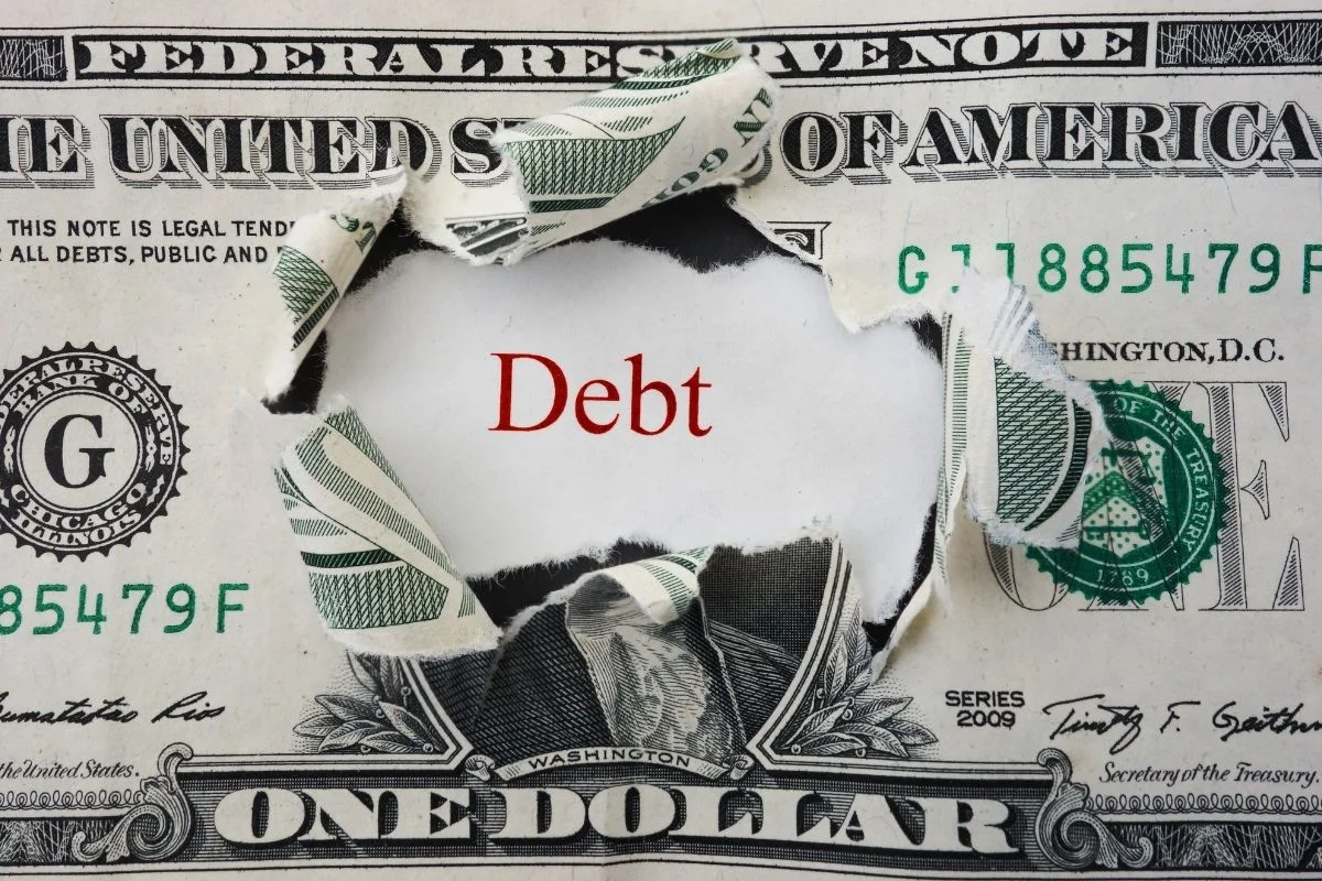 14 Daily Habits That Help You Avoid Debt Naturally