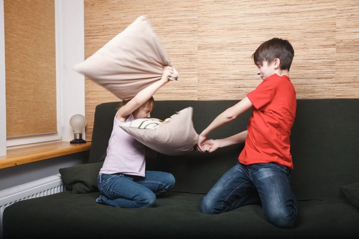 Positive Parenting Solutions for Siblings Who Fight (Real Things That Work at Home)
