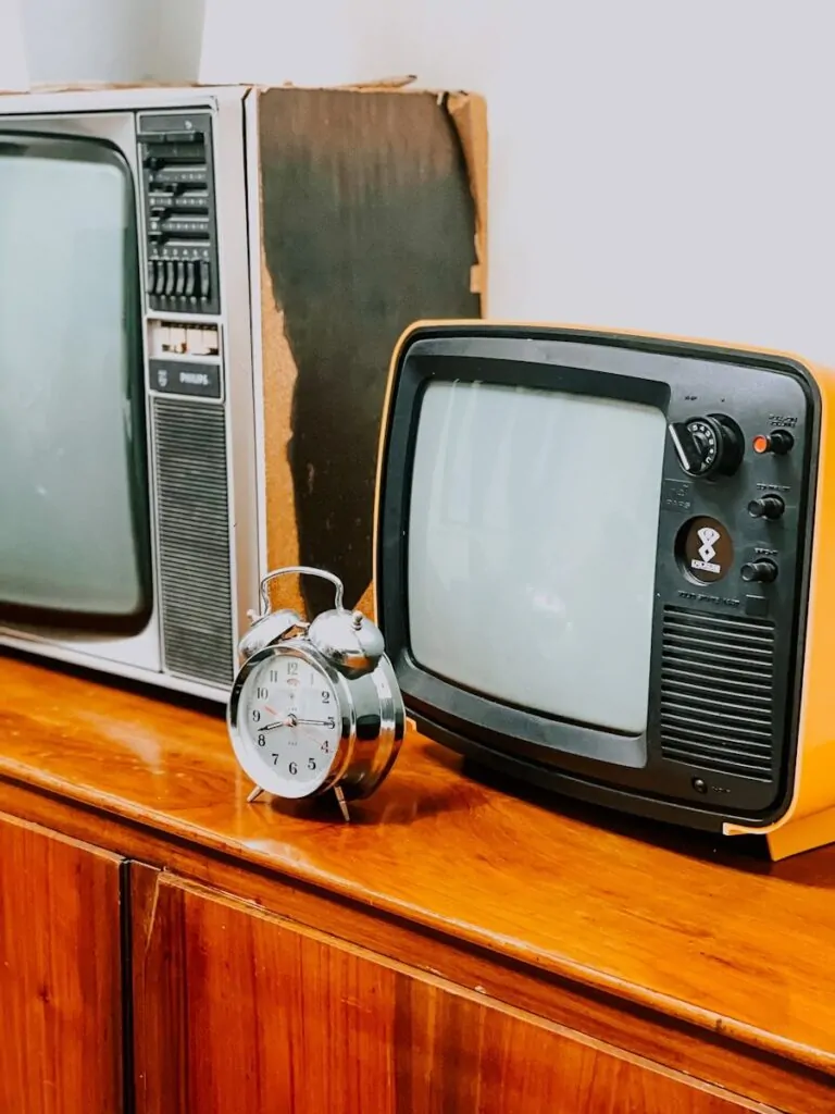 60 Meaningful Things to Do With Your Parents for Every Season and Situation 11 a clock and a microwave on a counter