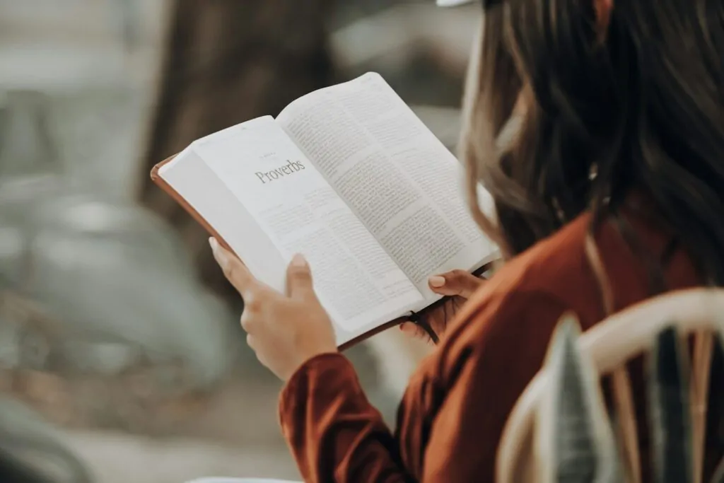 50 Good Habits That Can Improve Your Life Starting Today 4 girl reading book