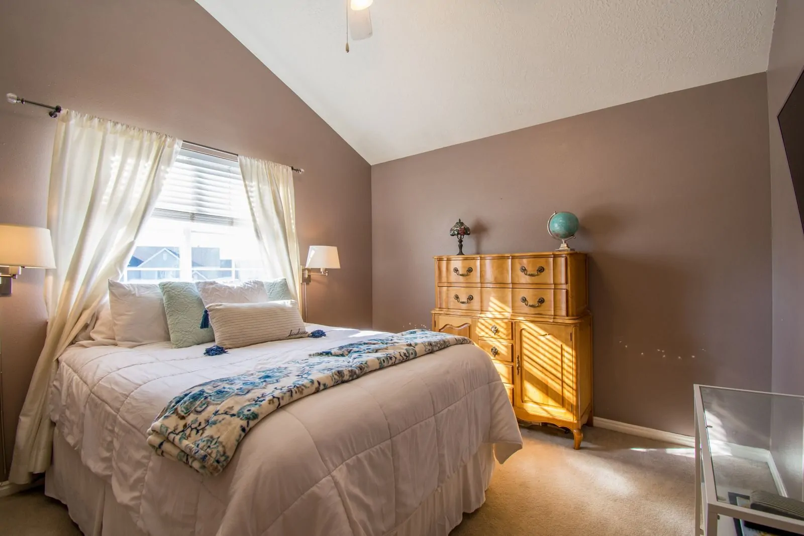 35+ Room Decor Ideas for Small Spaces That Feel Bigger 25 Bright and inviting bedroom interior with neutral tones and elegant decor.