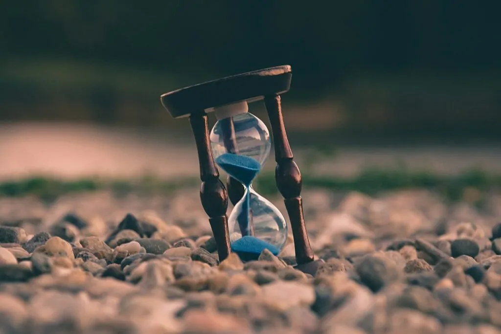 1000 Little Things You’re Taking for Granted Every Day (And Will Miss When They’re Gone) 4 selective focus photo of brown and blue hourglass on stones
