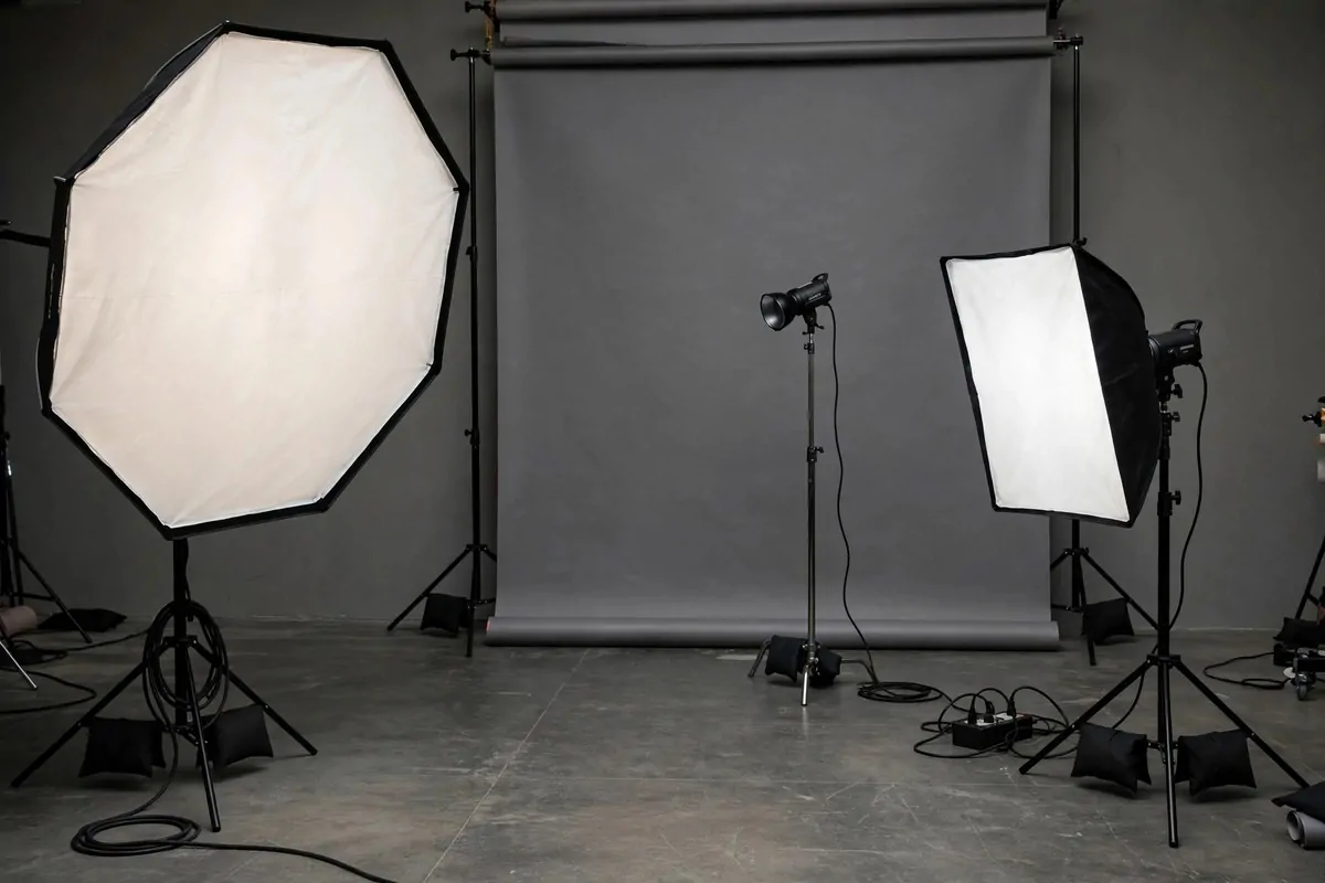 23 Family Photo Studio Ideas for Portraits You’ll Treasure 8 Three light portrait lighting setup for Family Photo Studio Ideas
